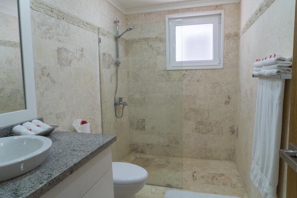 3Br / 3Ba Modern Paradise Loft Condo In Gated Community W/ Daily Housekeeping Sosua Exterior photo